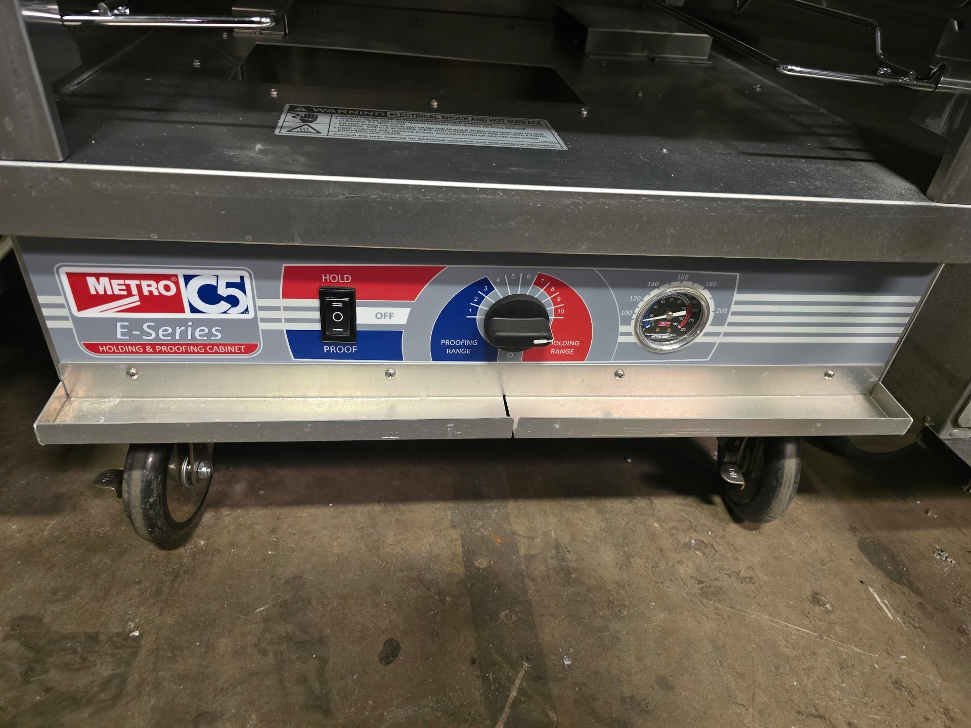 Metro C5E9-CFC-U C5 E Series Non-Insulated Heated Holding and Proofing Cabinet - 120V, 2000W